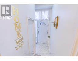 Row / Townhouse – 41 - 81 BROOKMILL BOULEVARD, Toronto – photo 1