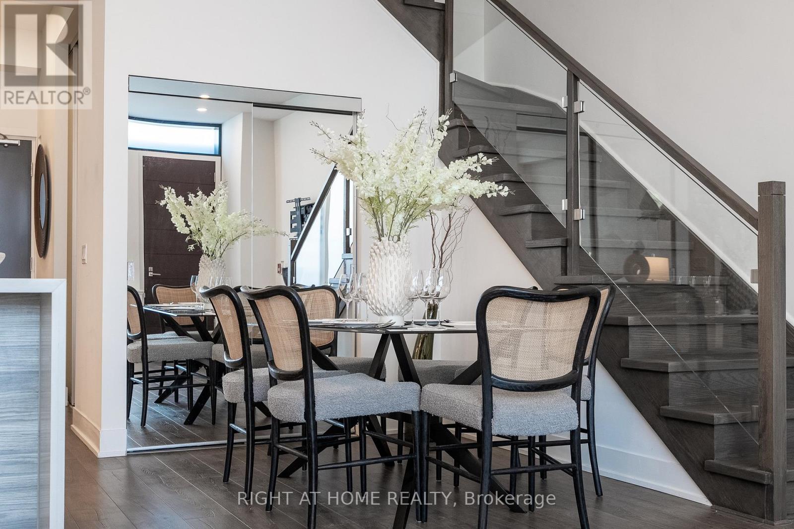 Row / Townhouse – 109 - 2908 HIGHWAY 7 ROAD, Vaughan – photo 4