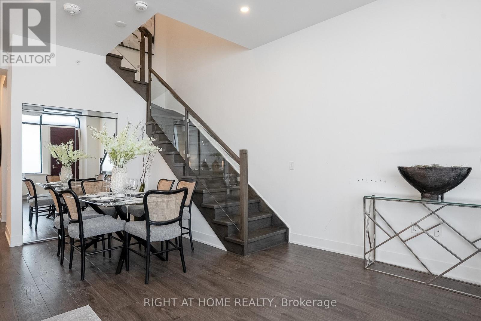 Row / Townhouse – 109 - 2908 HIGHWAY 7 ROAD, Vaughan – photo 5
