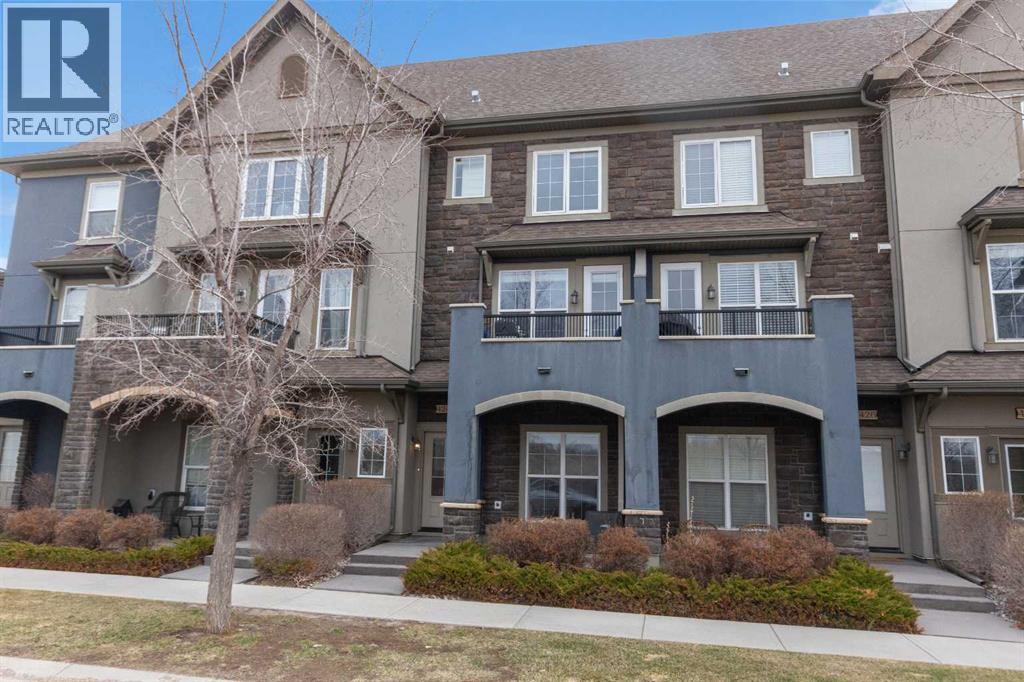 Row / Townhouse for Sale in 424 Quarry Way SE|Calgary, Alberta T2C5N4