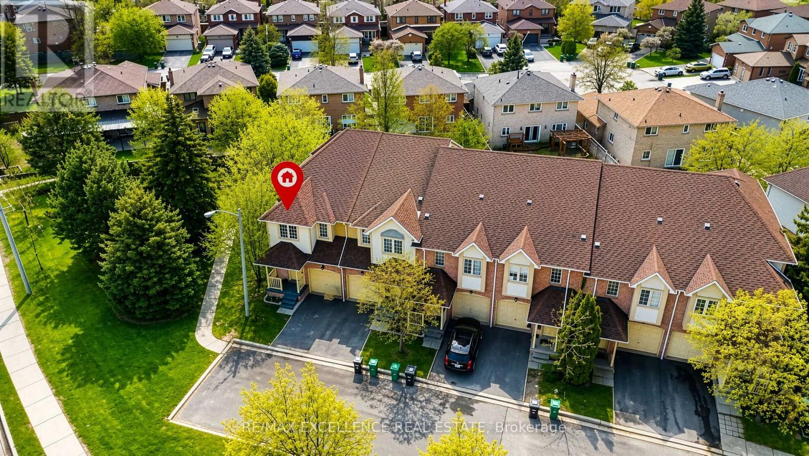 Row / Townhouse for Sale in 1 - 4920 RATHKEALE ROAD|Mississauga (East Credit), Ontario L5V2E9 4