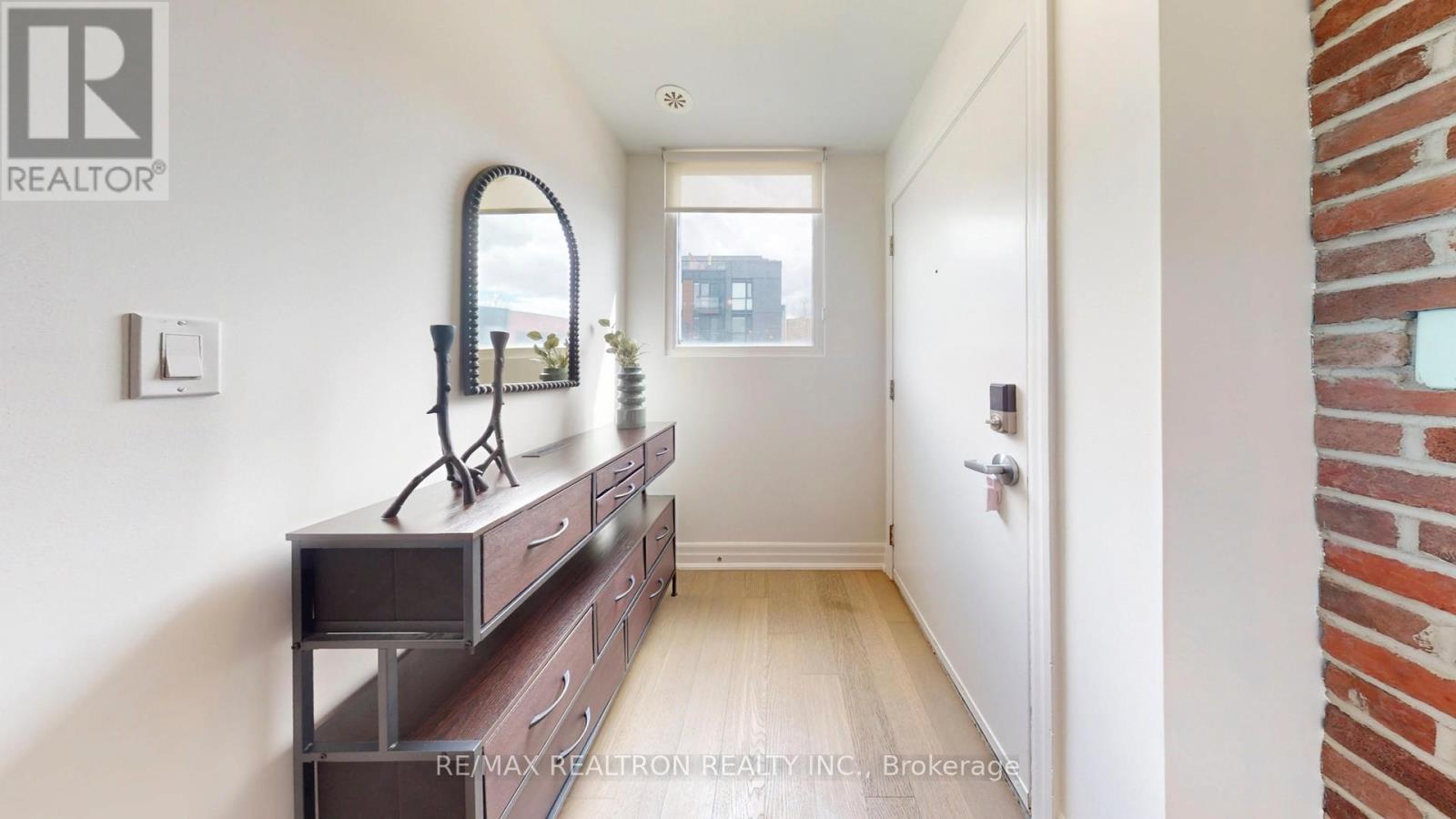 Row / Townhouse – 402 - 58 MACAULAY AVENUE, Toronto – photo 5