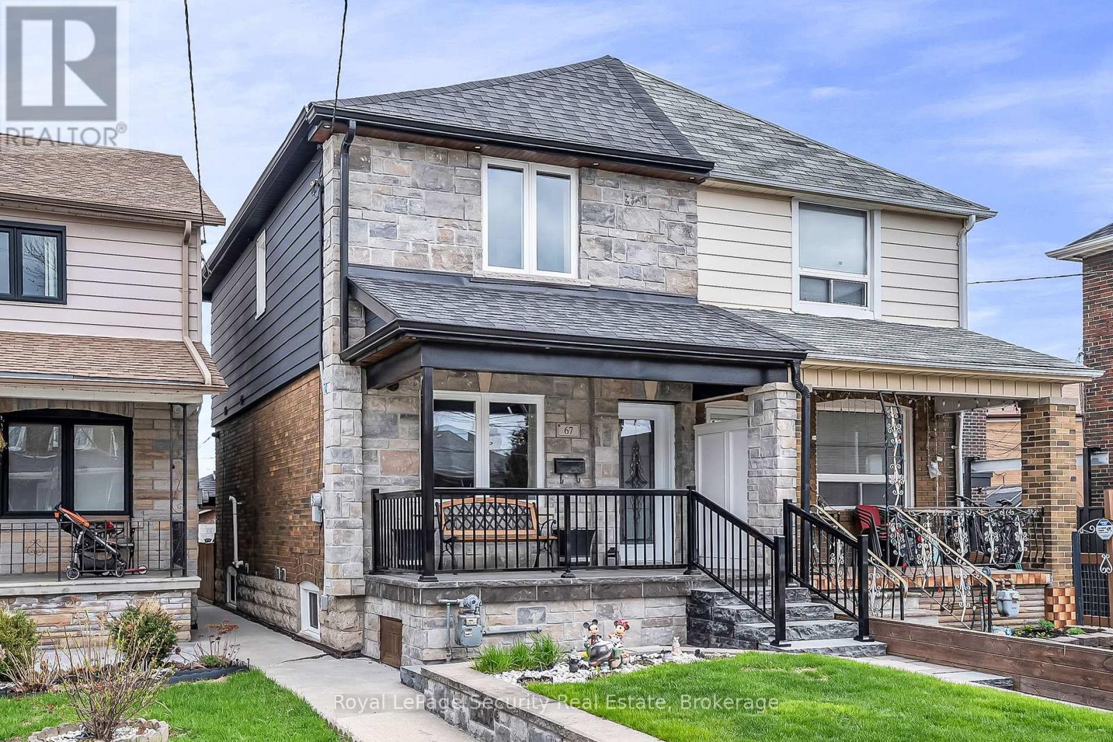 House – 67 NORTHLAND AVENUE, Toronto – photo 2