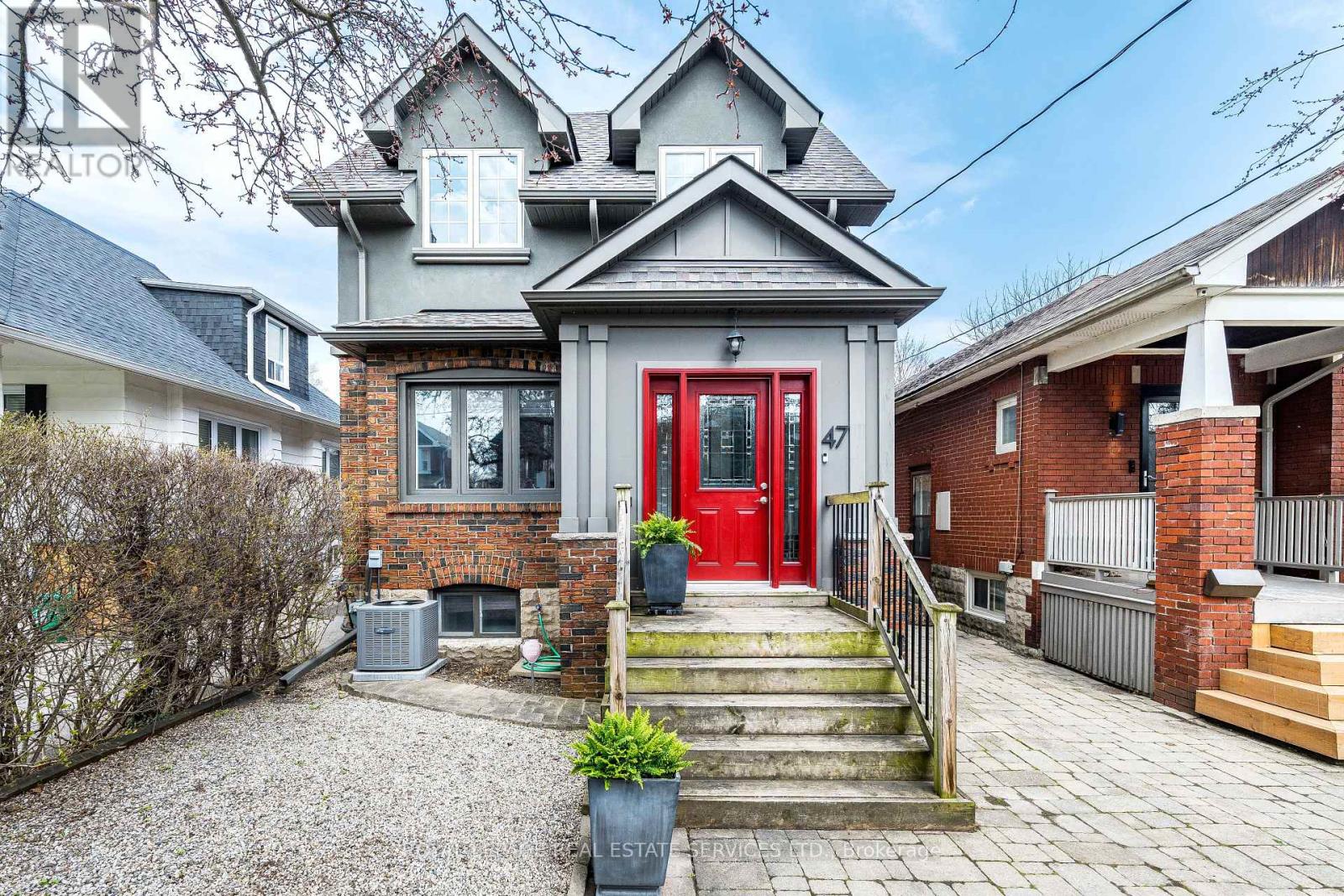 House – 47 THIRD STREET, Toronto – photo 3