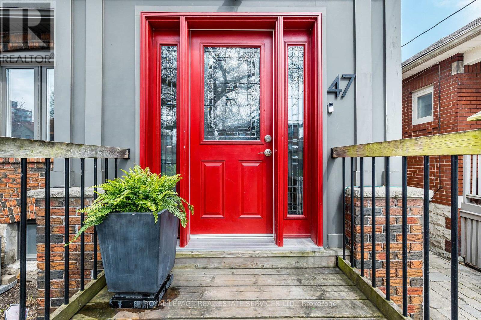 House – 47 THIRD STREET, Toronto – photo 4