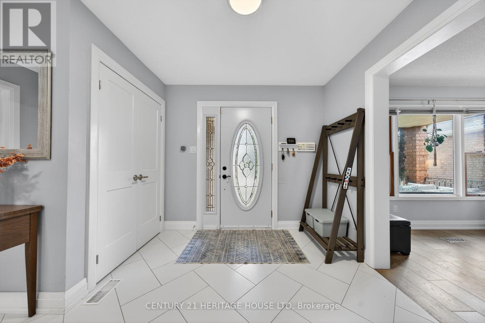 House – 3 BOWES COURT, Caledon – photo 4