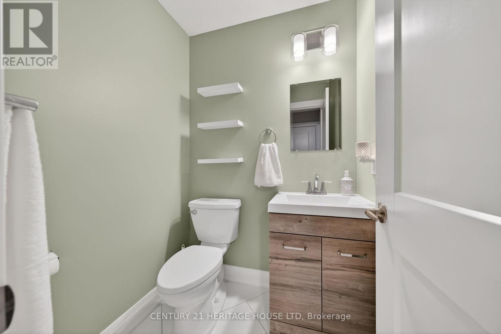 House – 3 BOWES COURT, Caledon – photo 5