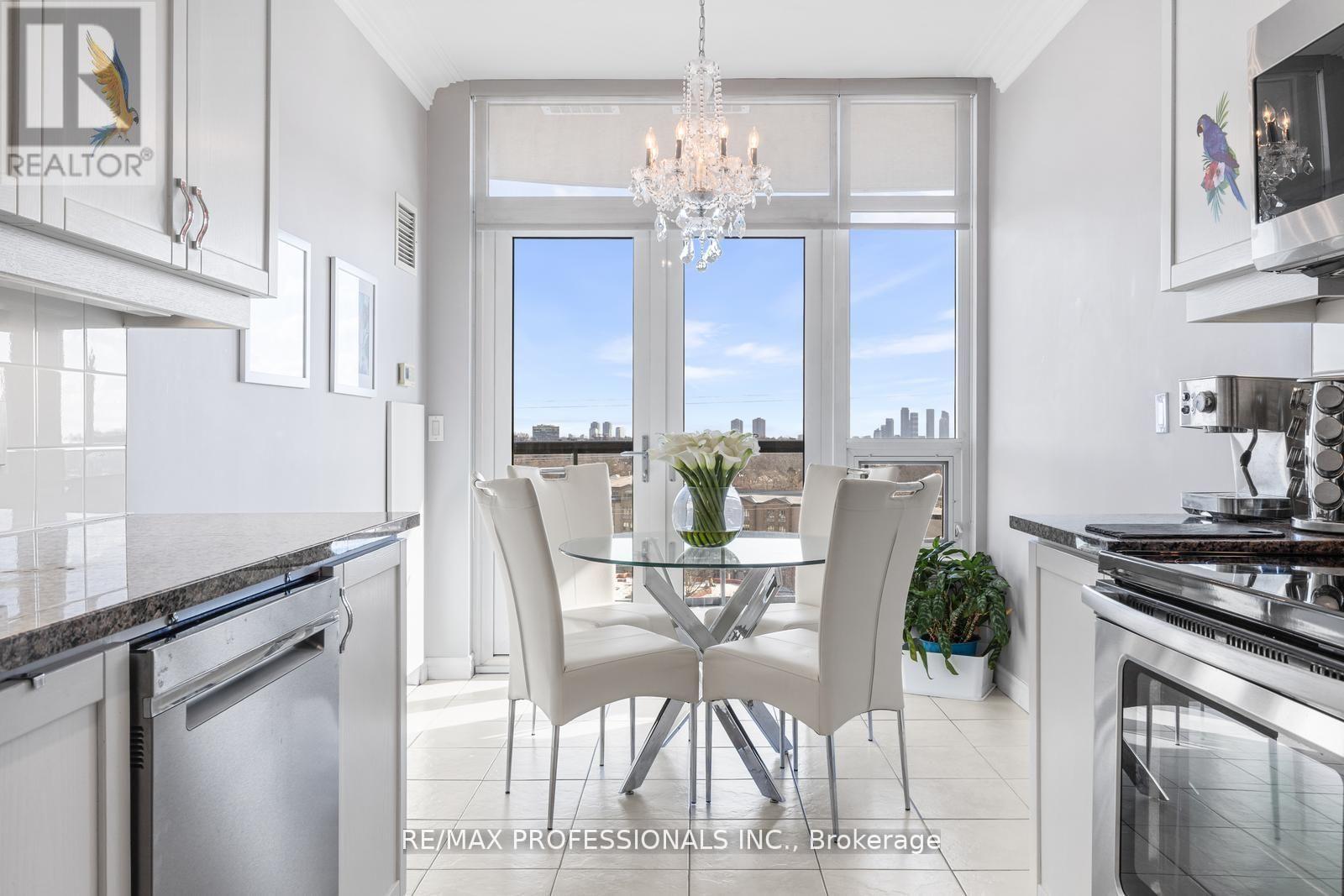 Apartment – 903 - 1135 ROYAL YORK ROAD, Toronto – photo 4