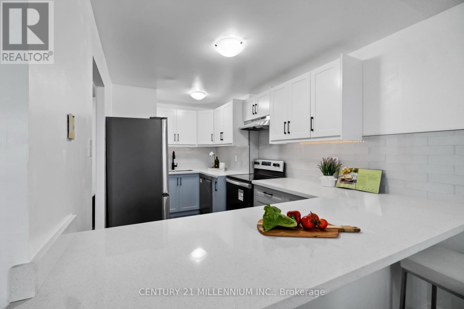 Row / Townhouse – 308 - 3055 TOMKEN ROAD, Mississauga – photo 3