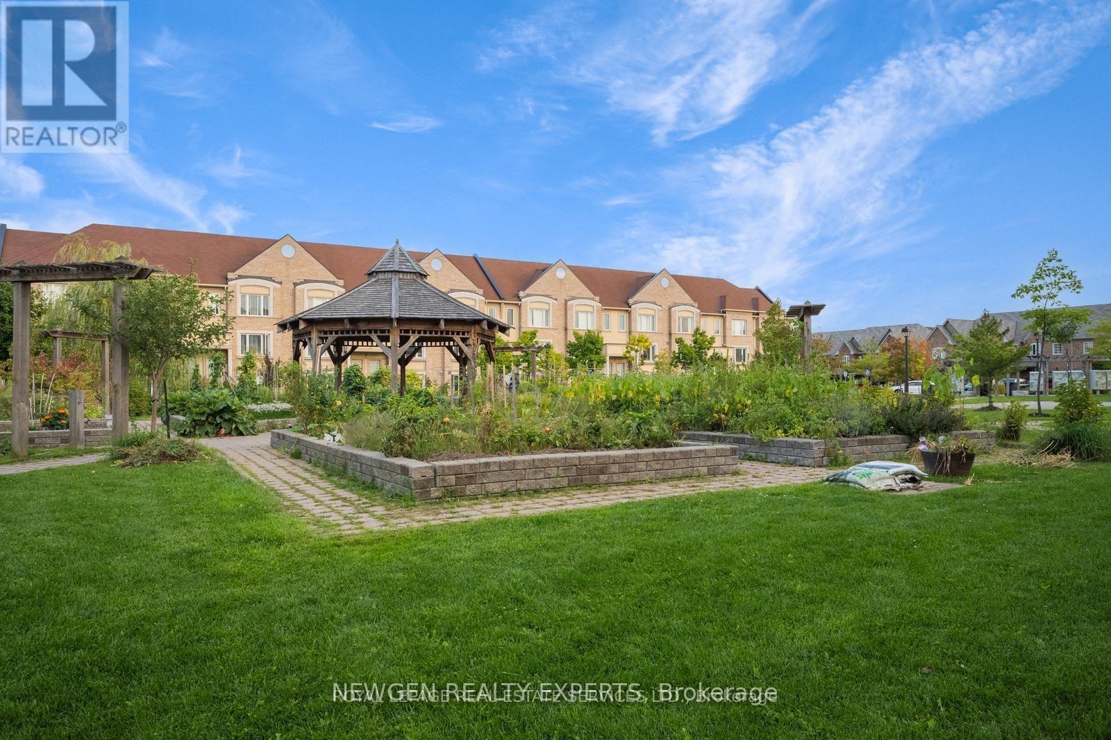 Row / Townhouse – 16 - 3185 BOXFORD CRESCENT, Mississauga – photo 2