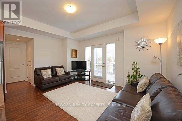 Row / Townhouse – 16 - 3185 BOXFORD CRESCENT, Mississauga – photo 5