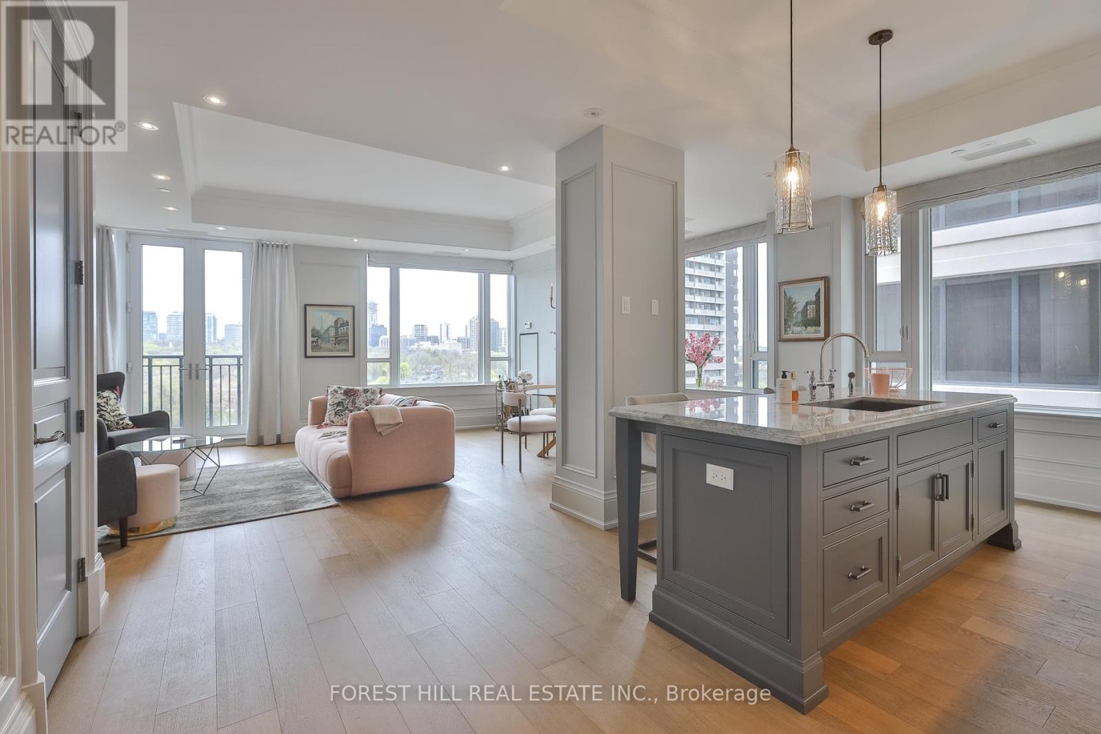 Apartment – 702 - 133 HAZELTON AVENUE, Toronto – photo 2