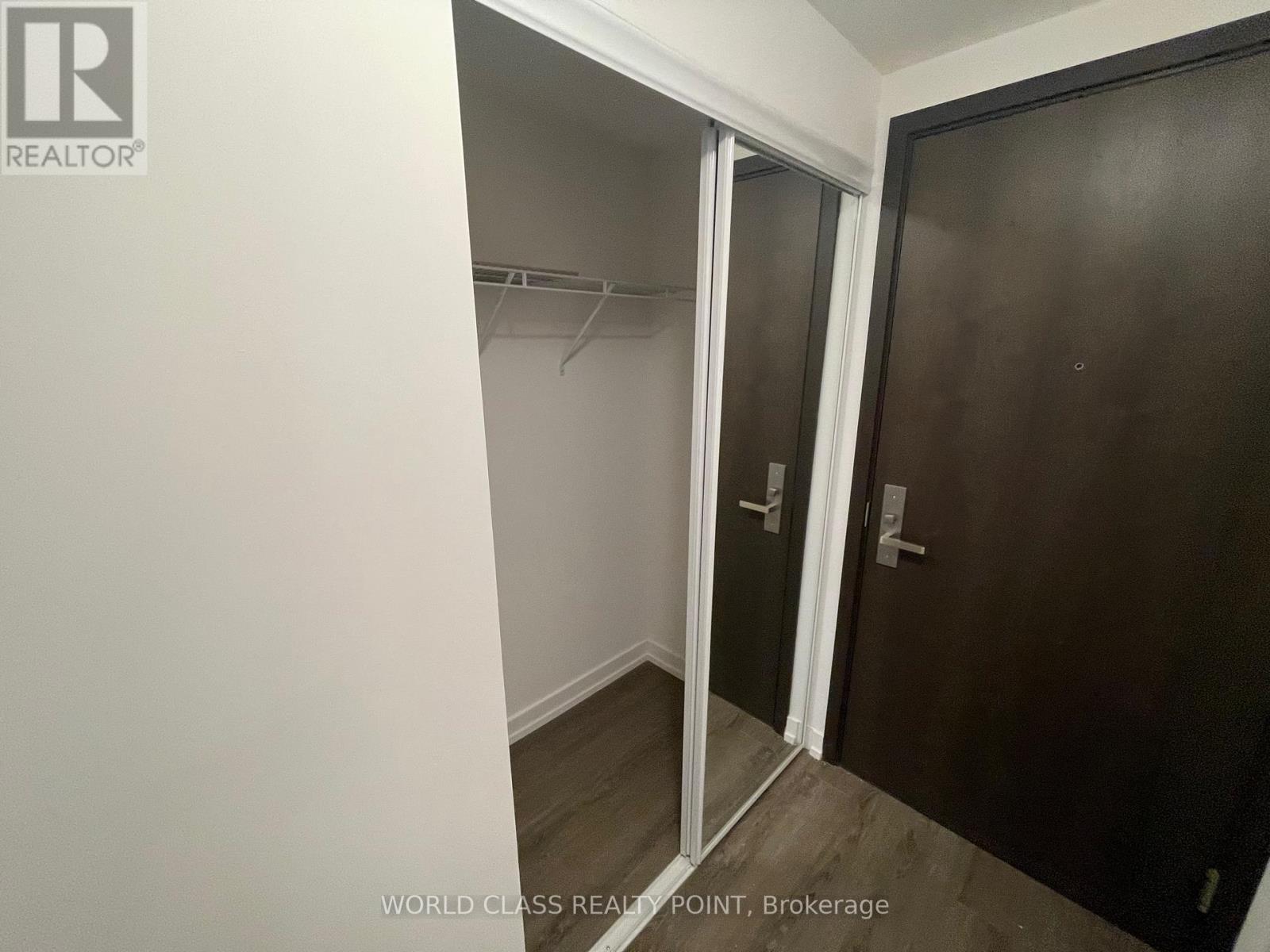 Apartment – 307 - 1 YORKVILLE AVENUE, Toronto – photo 5