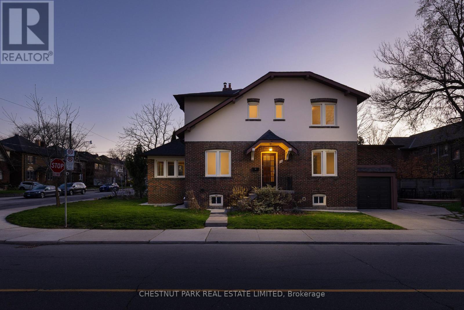 House – 114 COLIN AVENUE, Toronto – photo 2