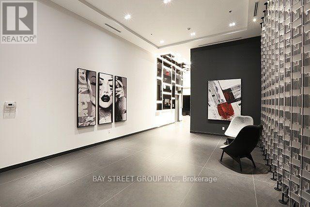 Apartment – 3701 - 318 RICHMOND STREET W, Toronto – photo 2