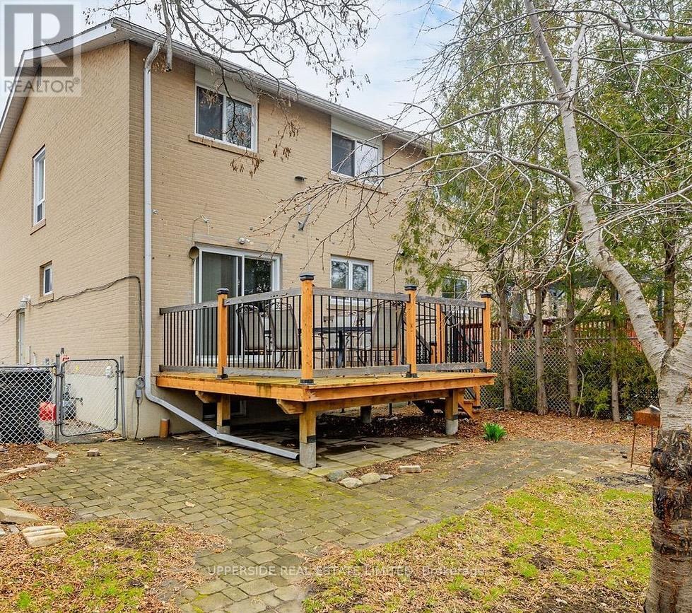 House – 60 ELISE TERRACE, Toronto – photo 2