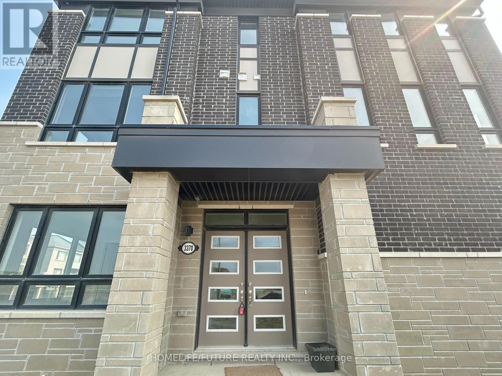 Row / Townhouse – 3370 THUNDERBIRD PROMENADE, Pickering – photo 2