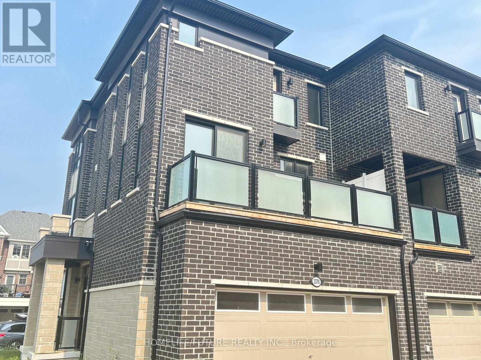 Row / Townhouse – 3370 THUNDERBIRD PROMENADE, Pickering – photo 2