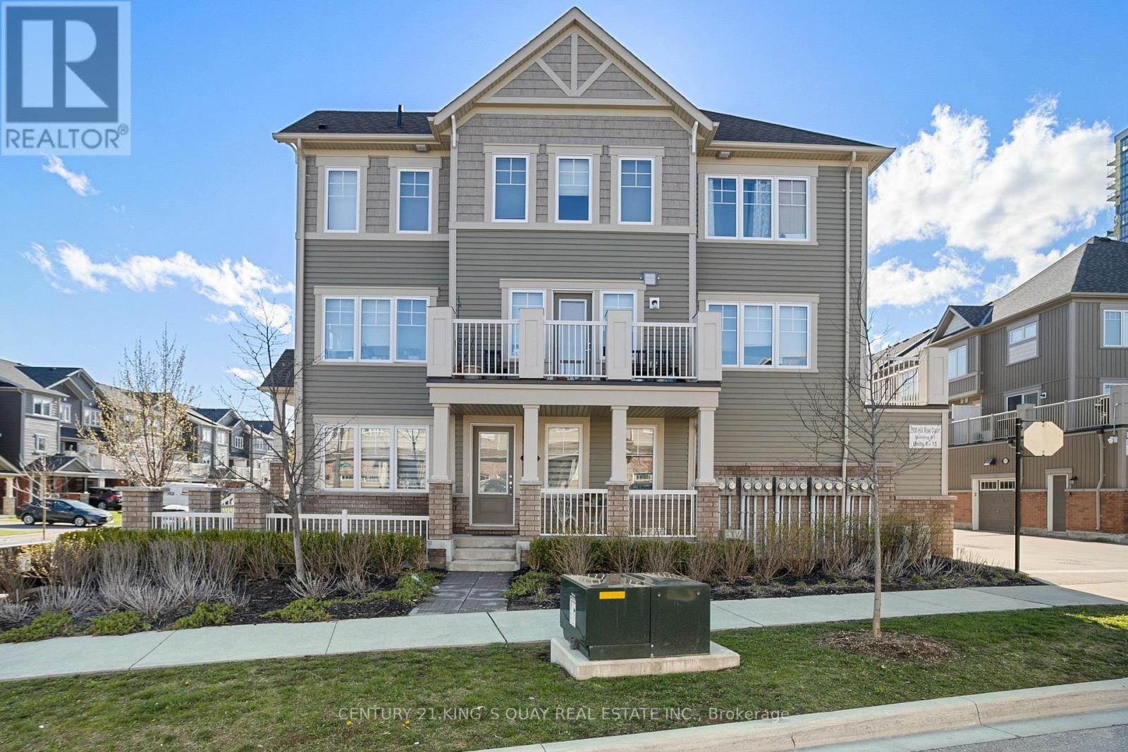 Row / Townhouse – 1 - 2500 HILL RISE COURT, Oshawa – photo 2