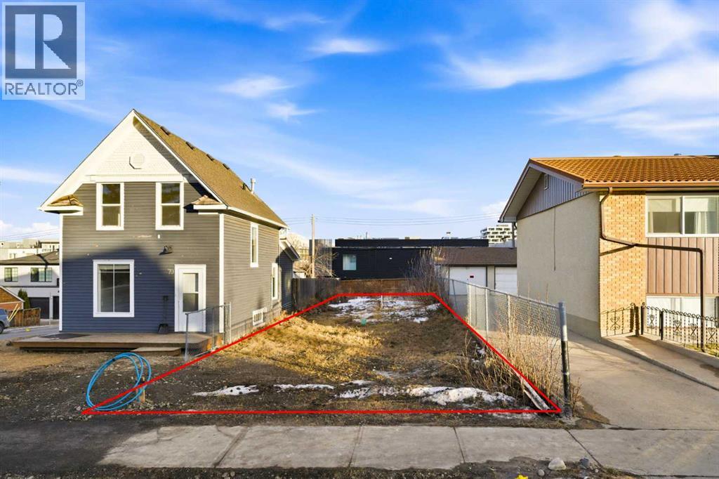 Property for Sale in 68 7 Street NE|Calgary, Alberta T2E4B7 2
