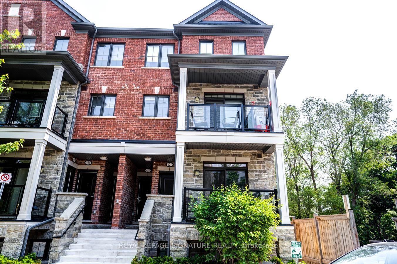 Row / Townhouse – 426 - 201 PINE GROVE RD PINE, Vaughan – photo 2