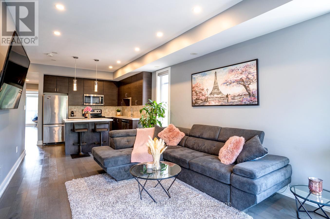 Row / Townhouse – 426 - 201 PINE GROVE RD PINE, Vaughan – photo 5