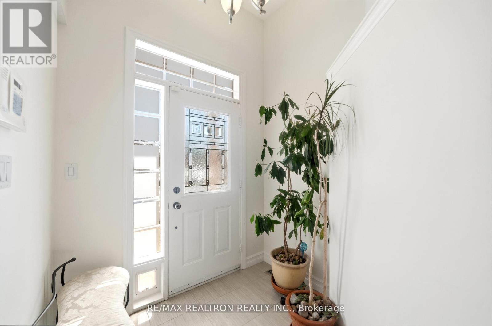 House – 28 HEADWATER CRESCENT, Richmond Hill – photo 3
