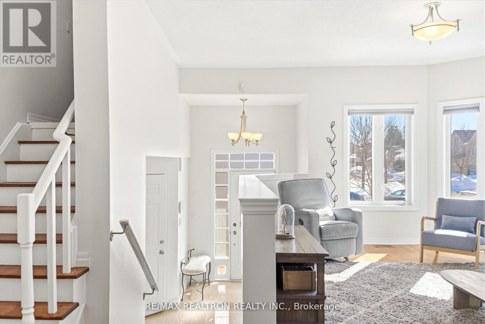 House – 28 HEADWATER CRESCENT, Richmond Hill – photo 4