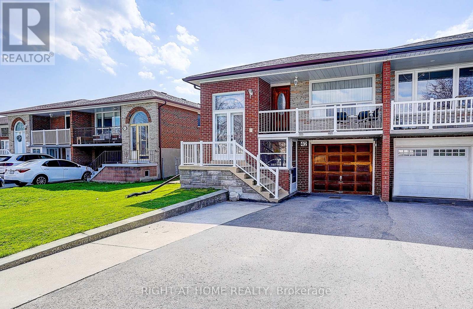House – 42 FRANEL CRESCENT, Toronto – photo 3
