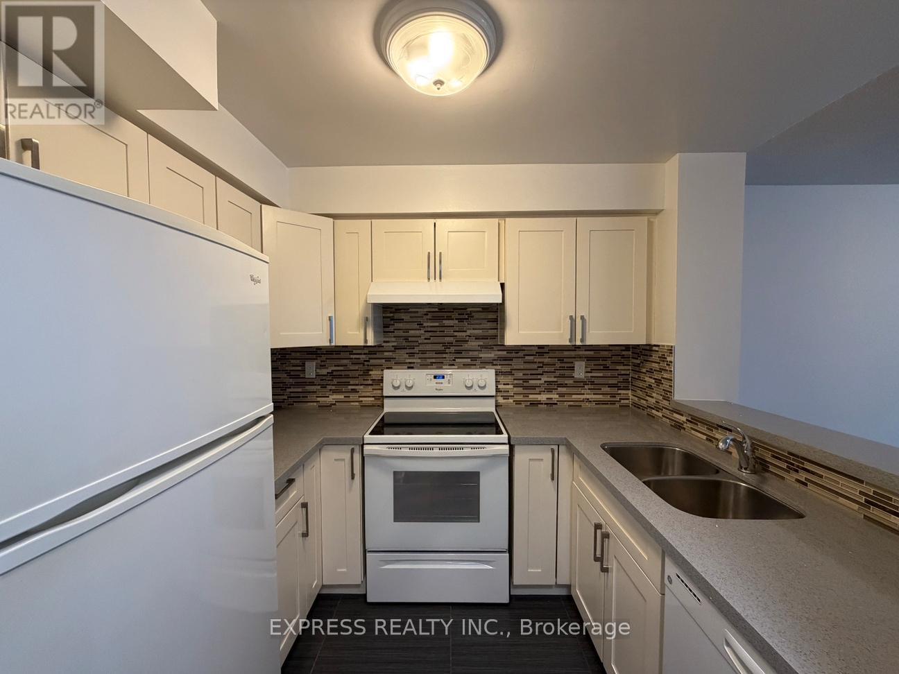 Apartment – 903 - 942 YONGE STREET, Toronto – photo 2