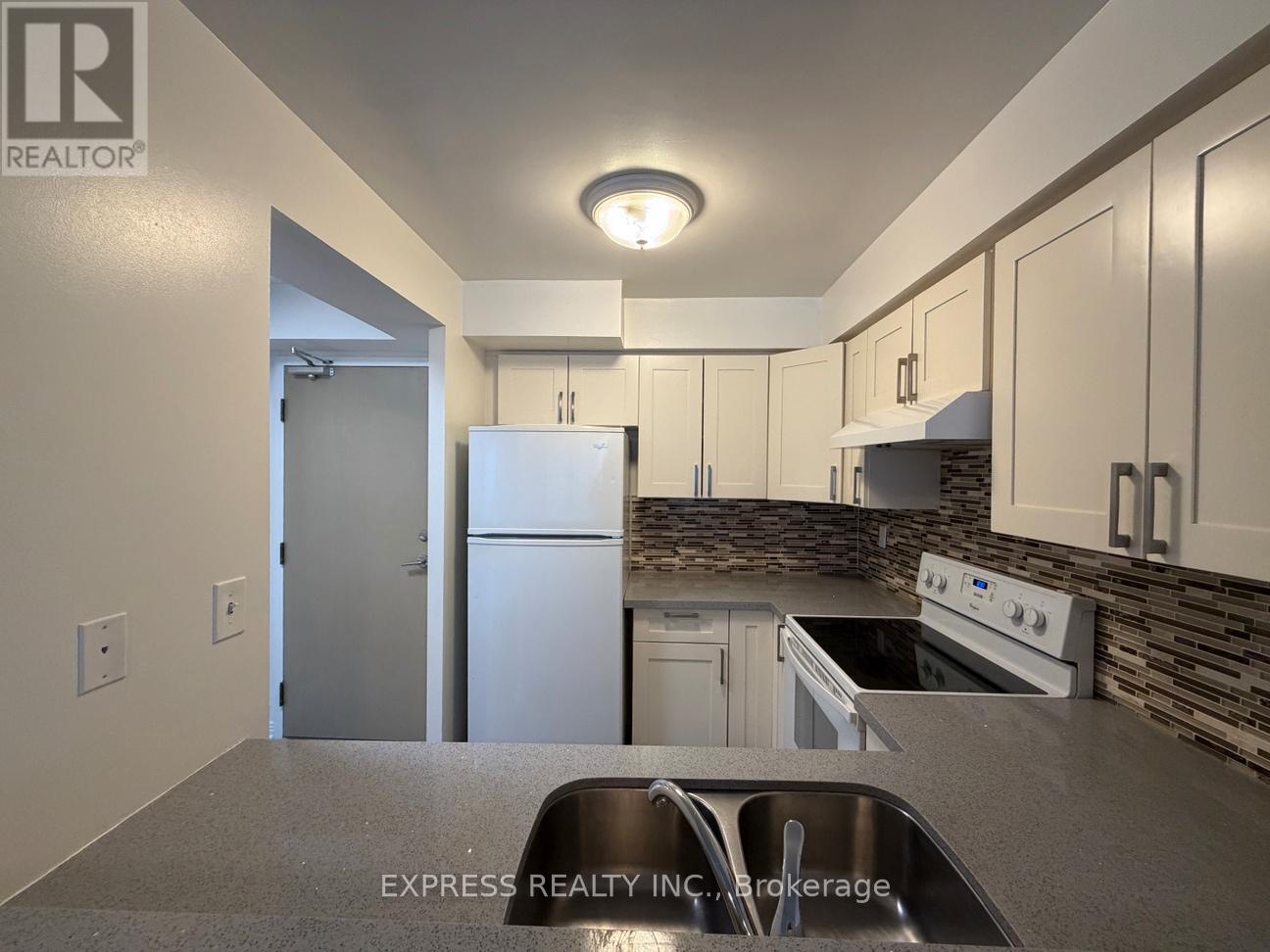 Apartment – 903 - 942 YONGE STREET, Toronto – photo 3