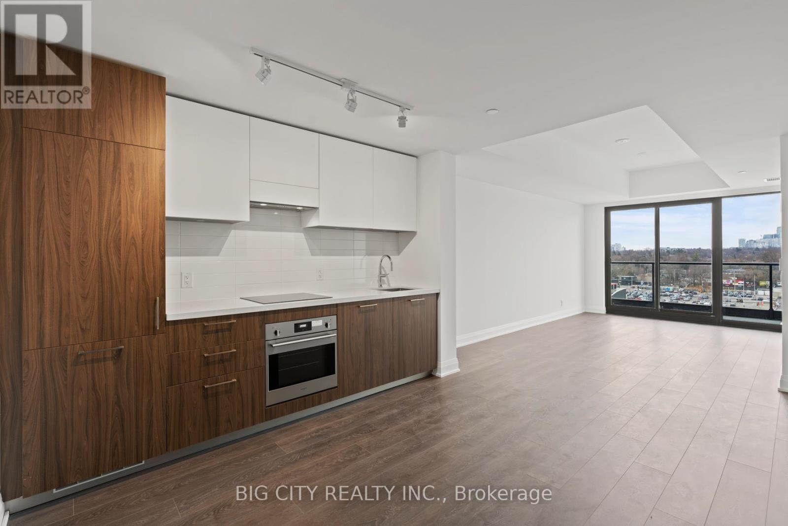 Apartment – 806 - 33 FREDERICK TODD WAY, Toronto – photo 2