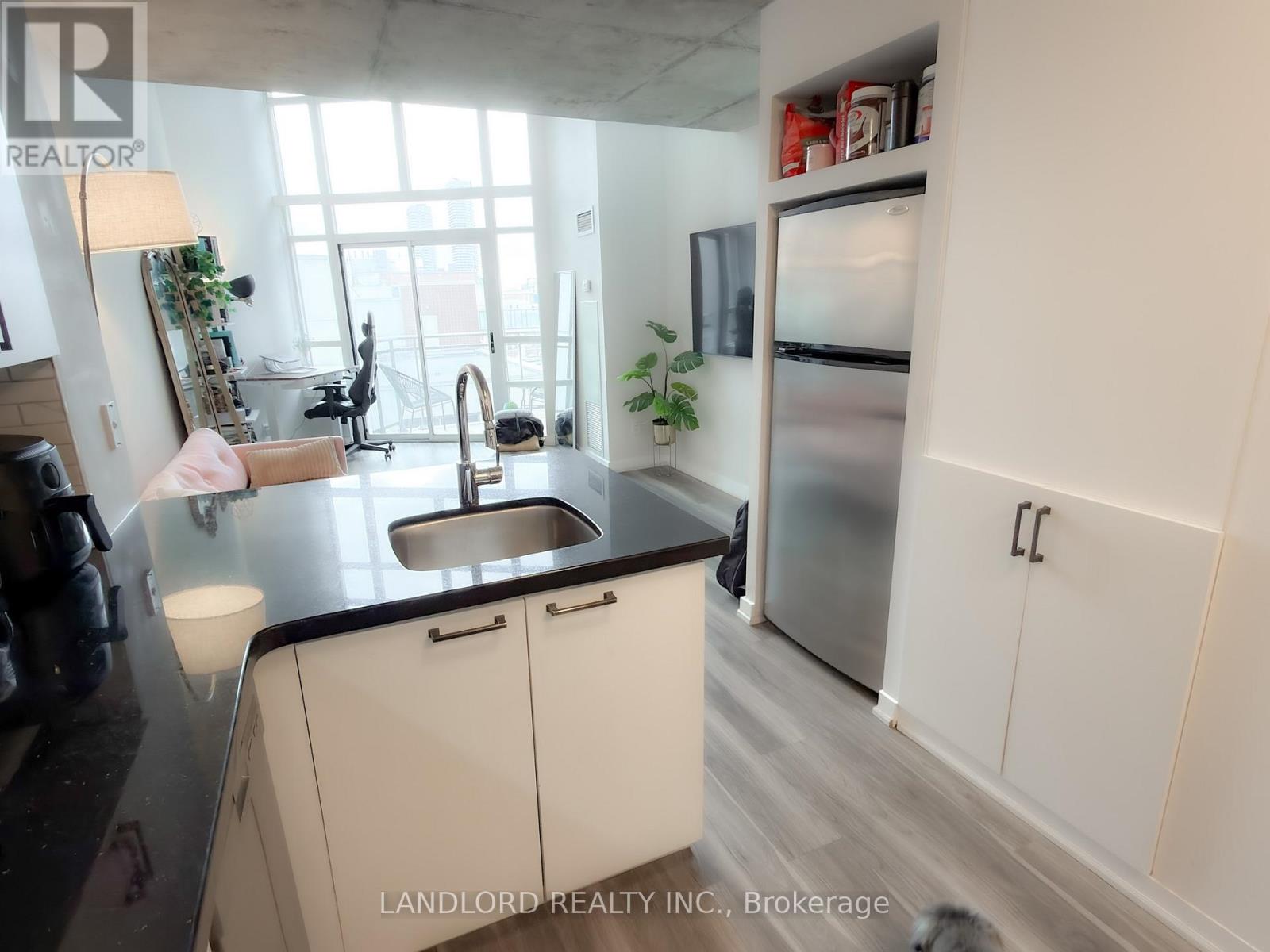 Apartment – 803 - 255 RICHMOND STREET E, Toronto – photo 4