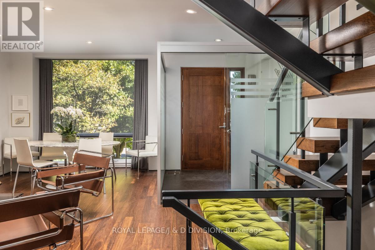 House – 44 STANDISH AVENUE, Toronto – photo 3
