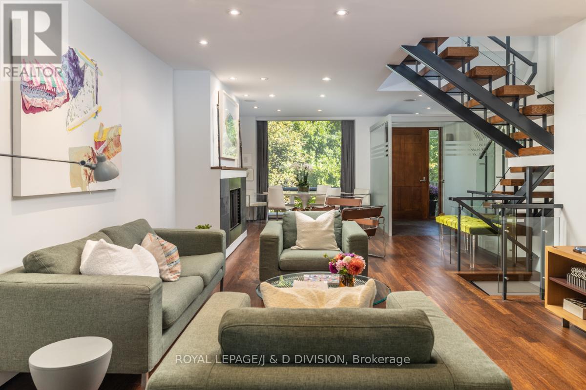House – 44 STANDISH AVENUE, Toronto – photo 5