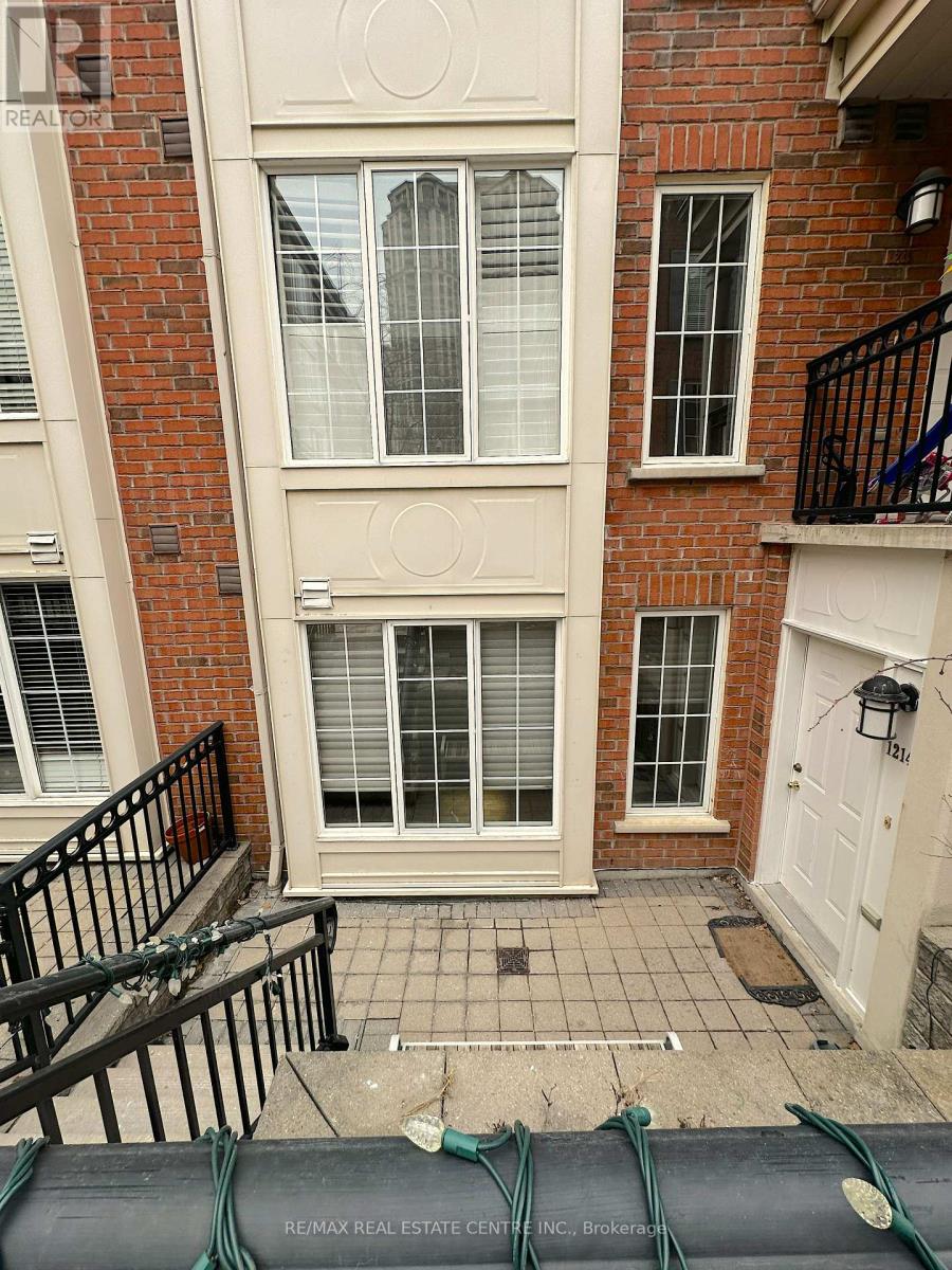 Row / Townhouse – 1214 - 5 EVERSON DRIVE, Toronto – photo 4