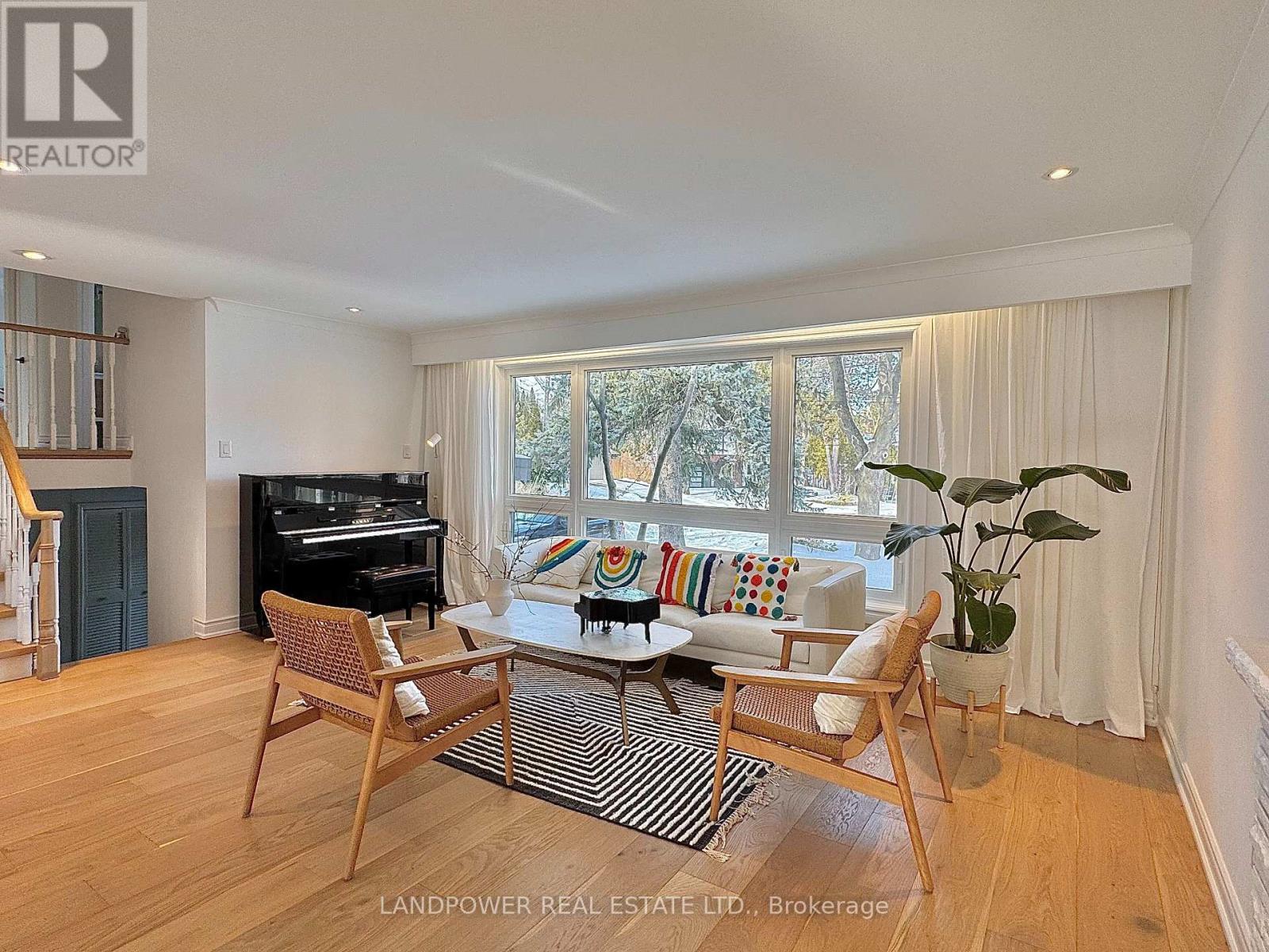 House – 9 ALDERDALE COURT, Toronto – photo 2
