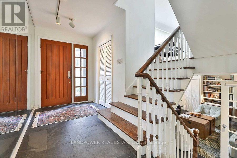 House – 9 ALDERDALE COURT, Toronto – photo 5