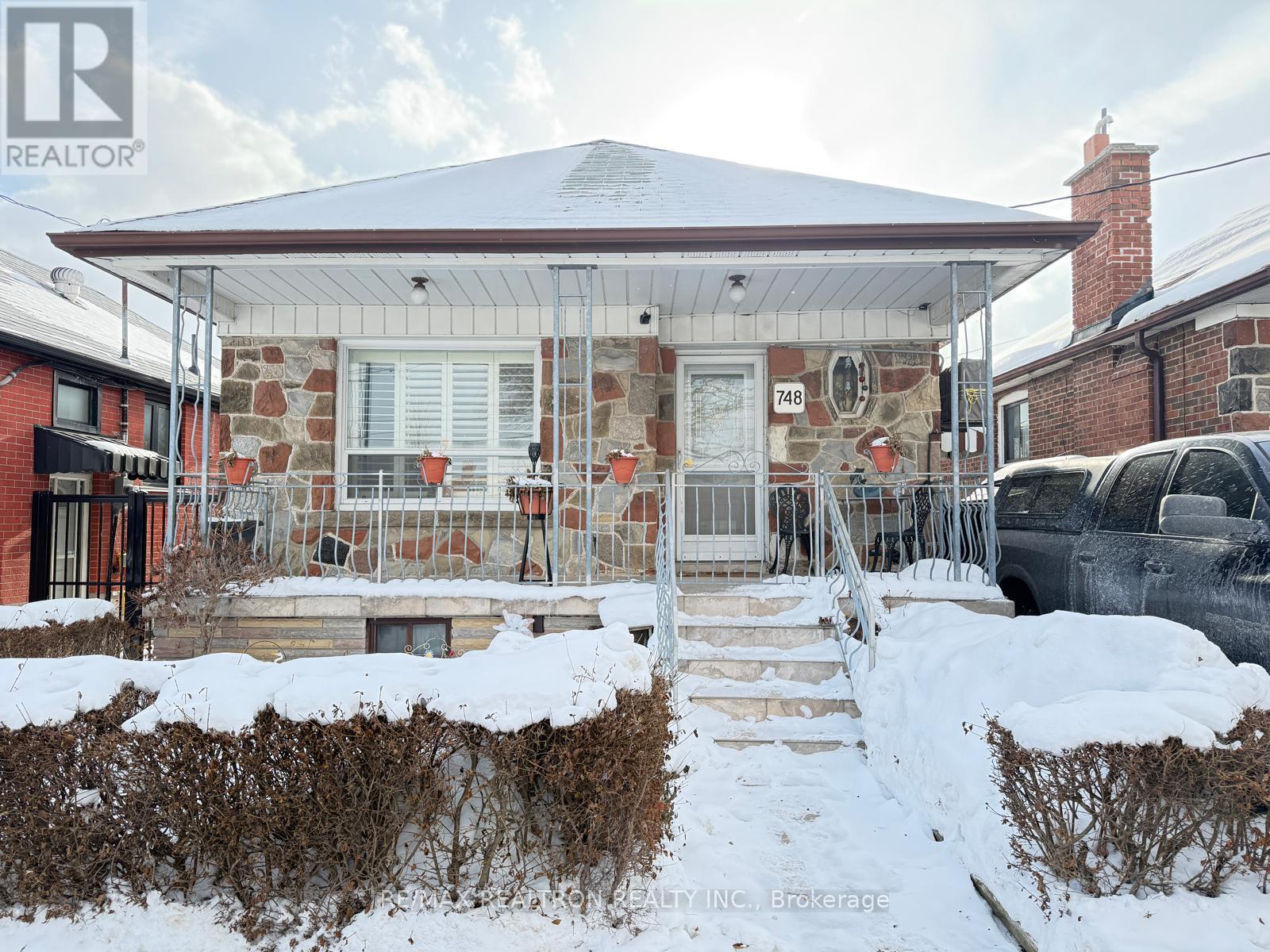 House – 748 VAUGHAN ROAD, Toronto – photo 1