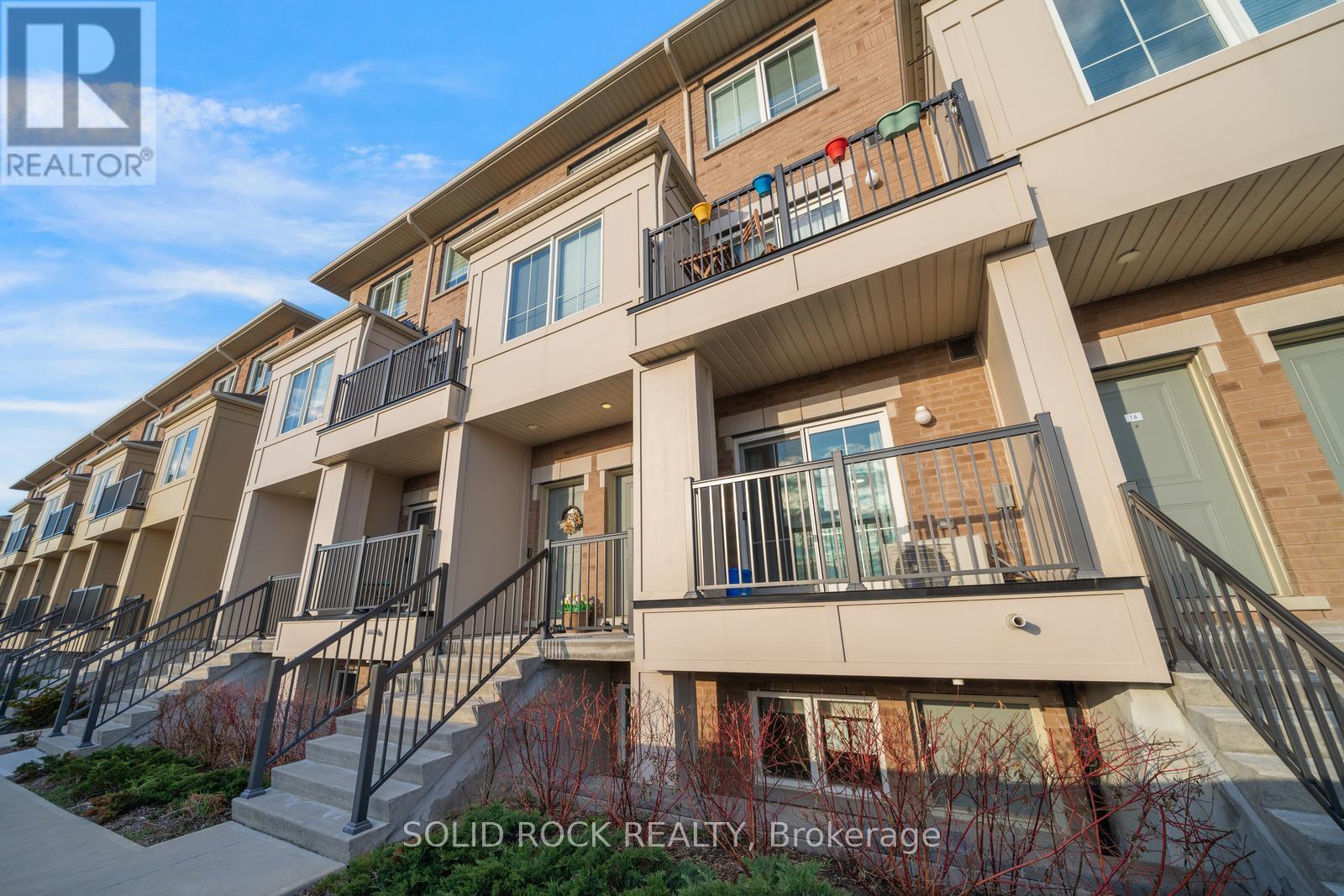 Row / Townhouse – 17 - 480 BERESFORD PATH, Oshawa – photo 2