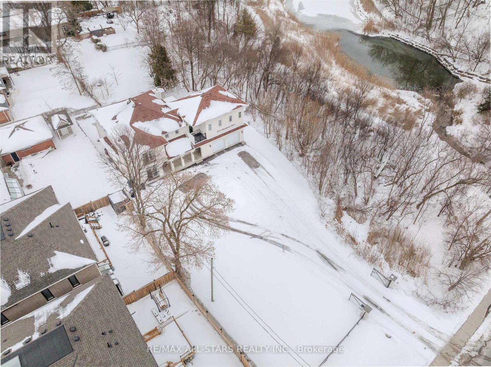 House – 559 MEADOWVALE ROAD, Toronto – photo 4