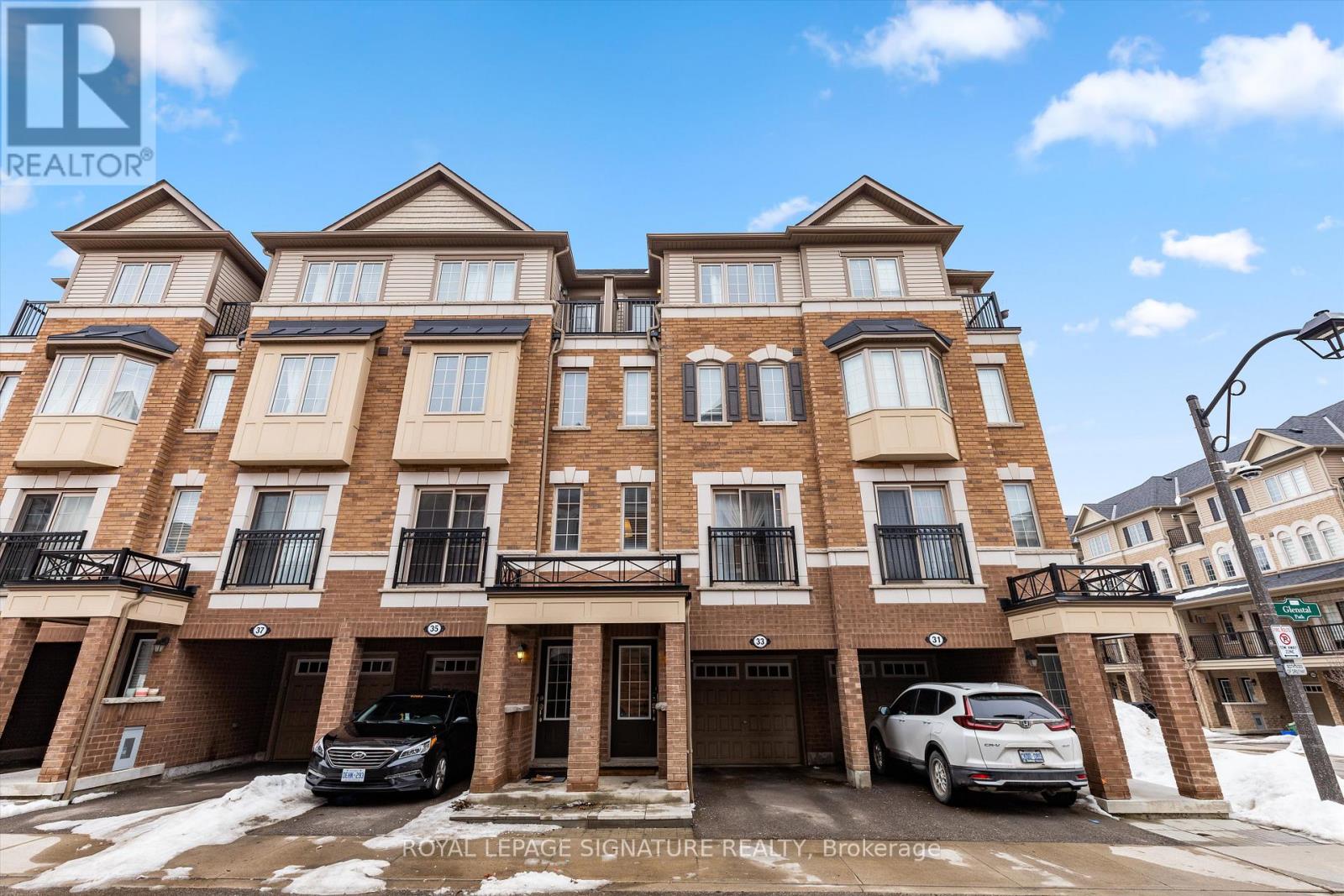 Row / Townhouse – 33 GLENSTAL PATH, Oshawa – photo 2