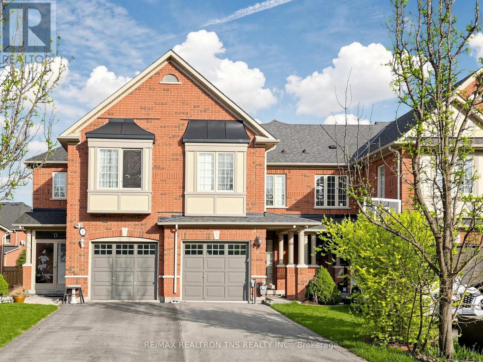Row / Townhouse – 7 HOLLY DRIVE, Richmond Hill – photo 2