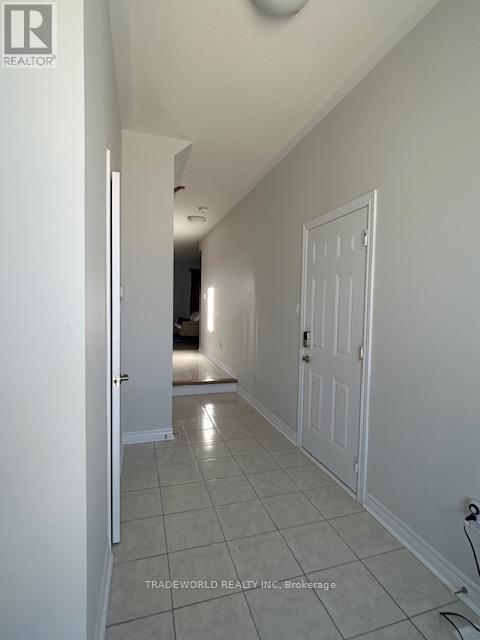 Row / Townhouse – 134 MUMBAI DRIVE, Markham – photo 2