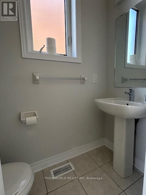 Row / Townhouse – 134 MUMBAI DRIVE, Markham – photo 3