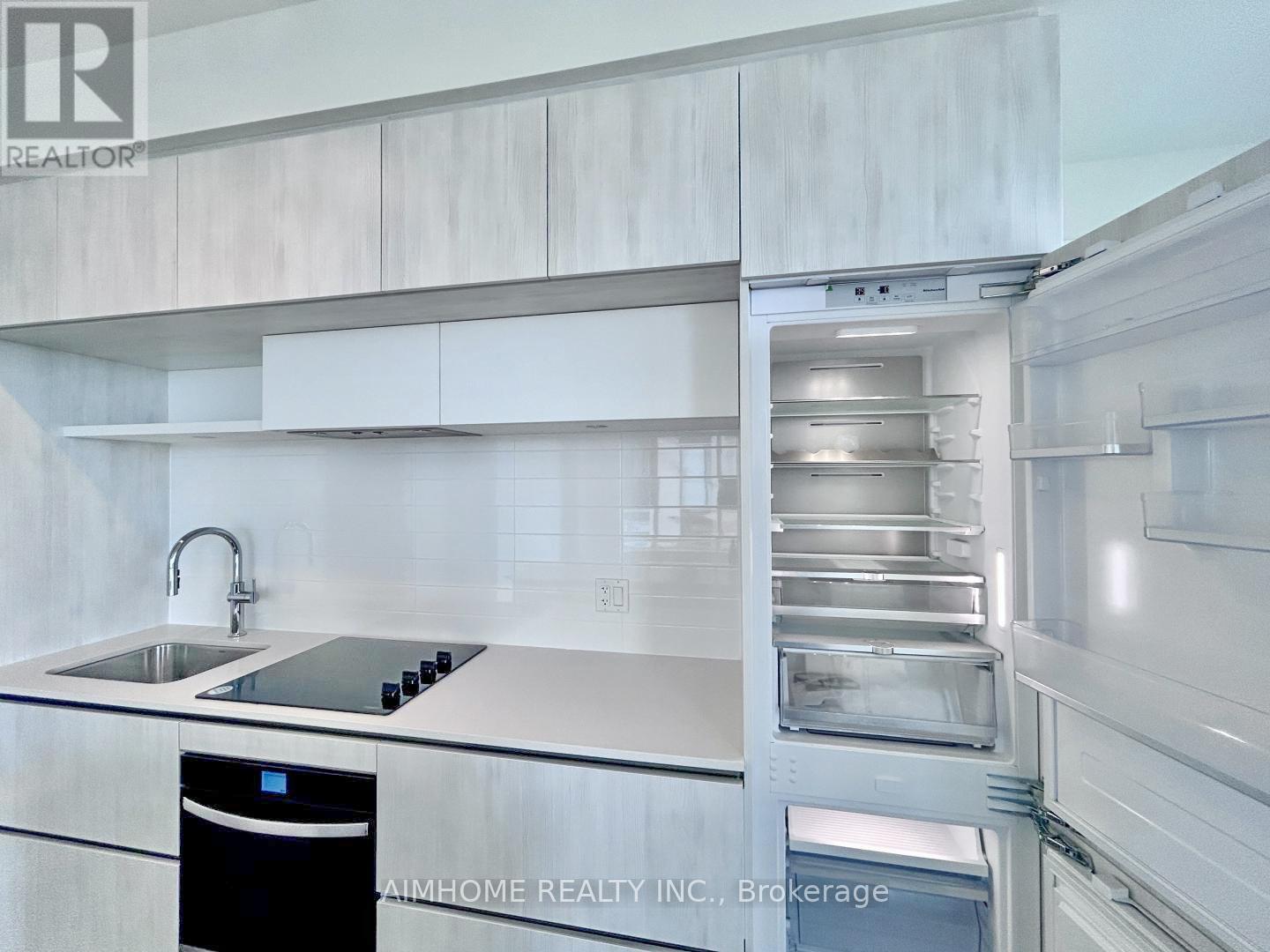 Apartment – 829 - 2 DAVID EYER ROAD E, Richmond Hill – photo 2
