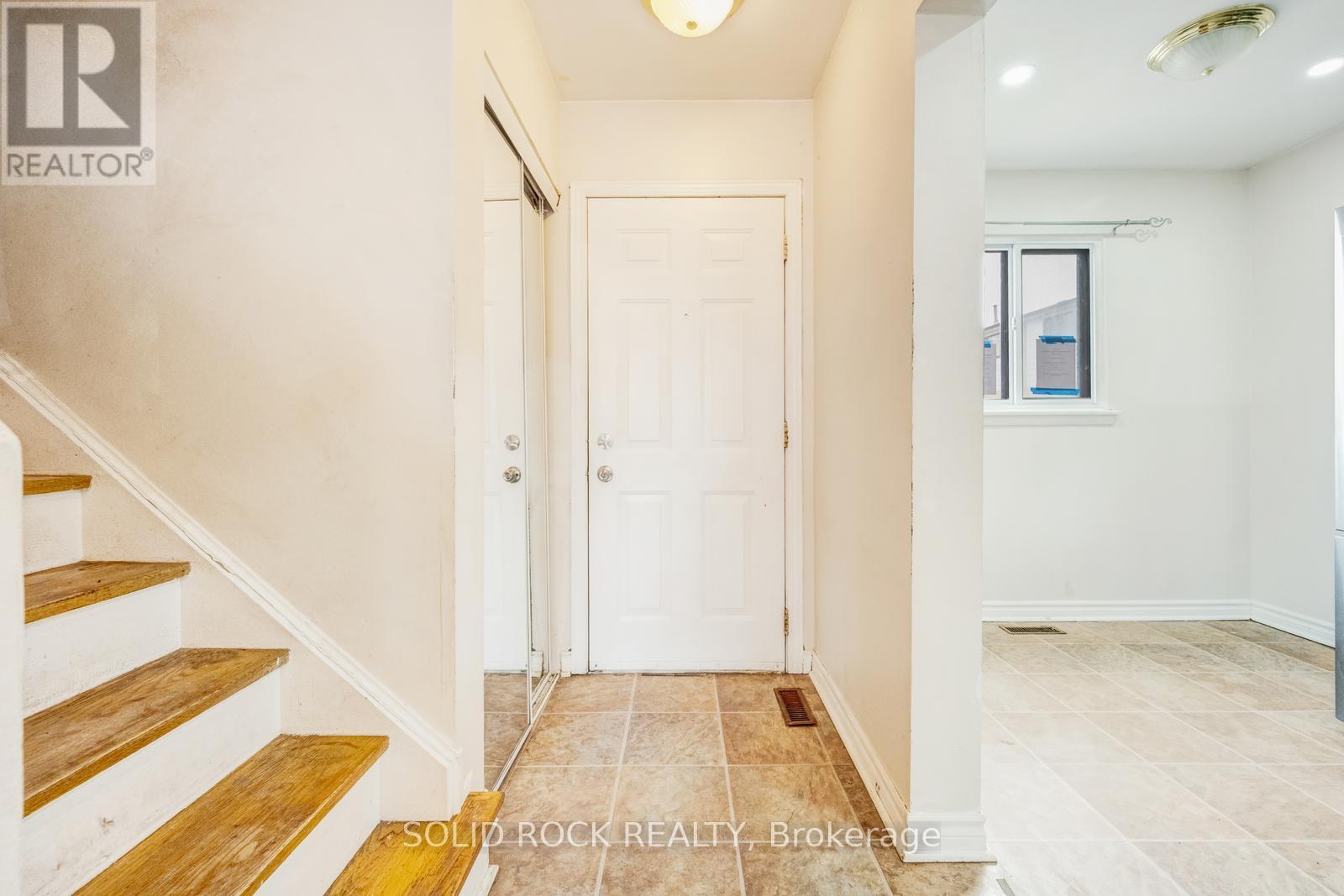 Row / Townhouse – 332 - 332 FLEETWOOD CRESCENT, Brampton – photo 3