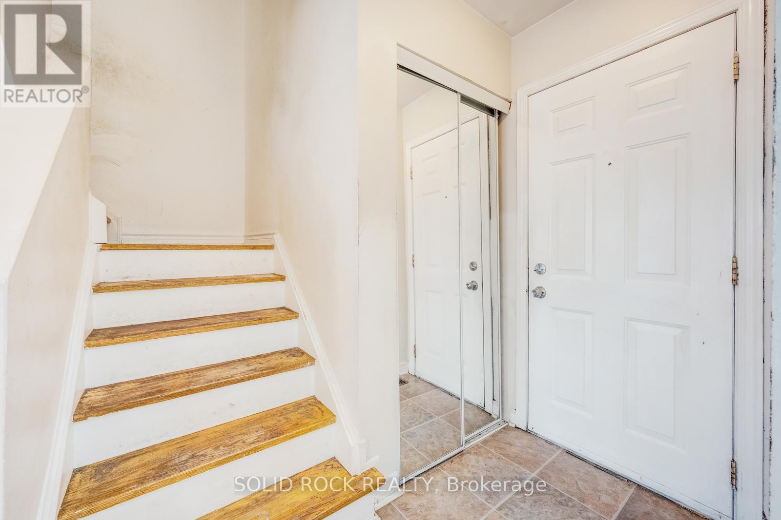 Row / Townhouse – 332 - 332 FLEETWOOD CRESCENT, Brampton – photo 5