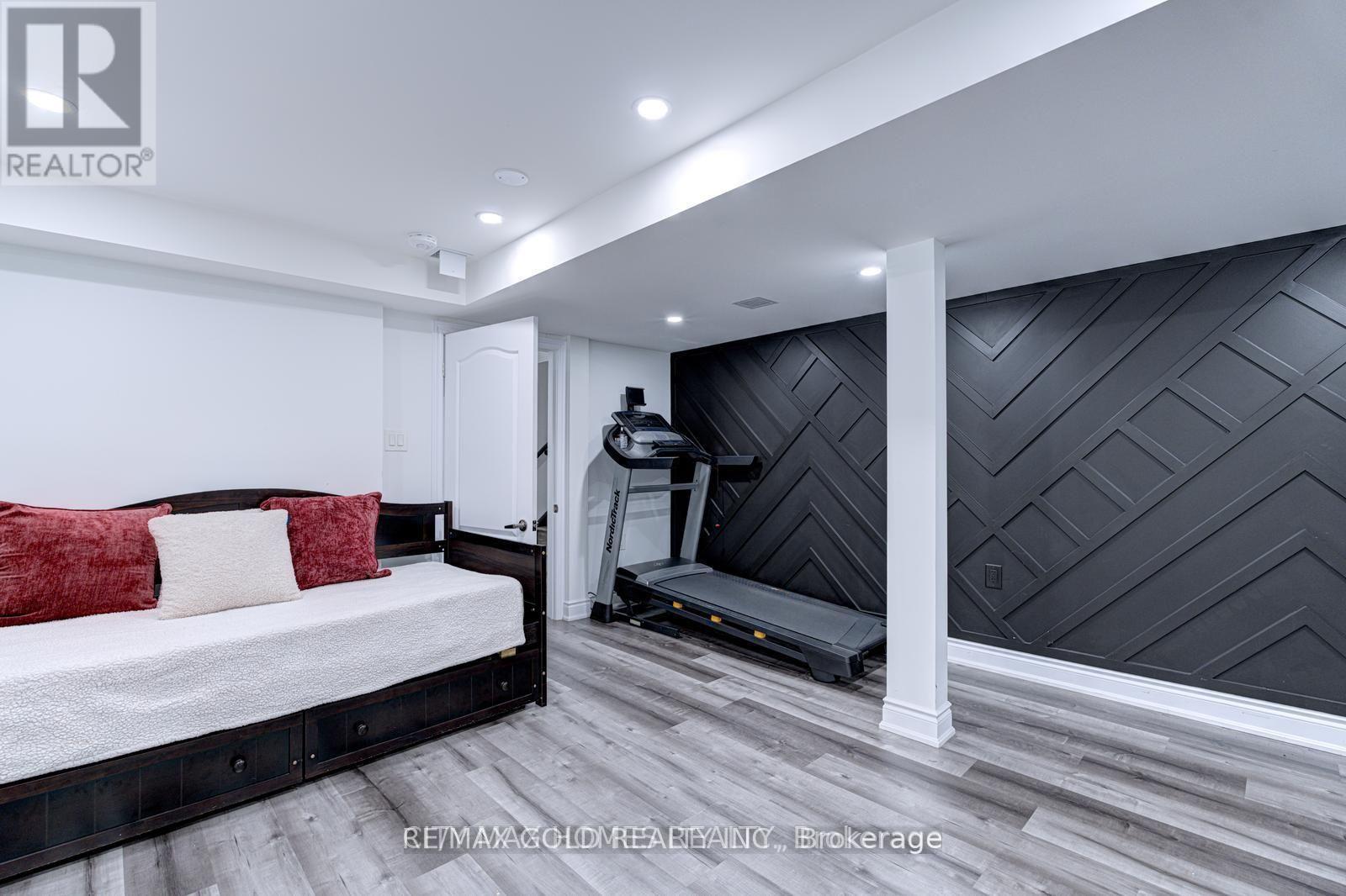 House – 1 - 83 COMMODORE DRIVE, Brampton – photo 3