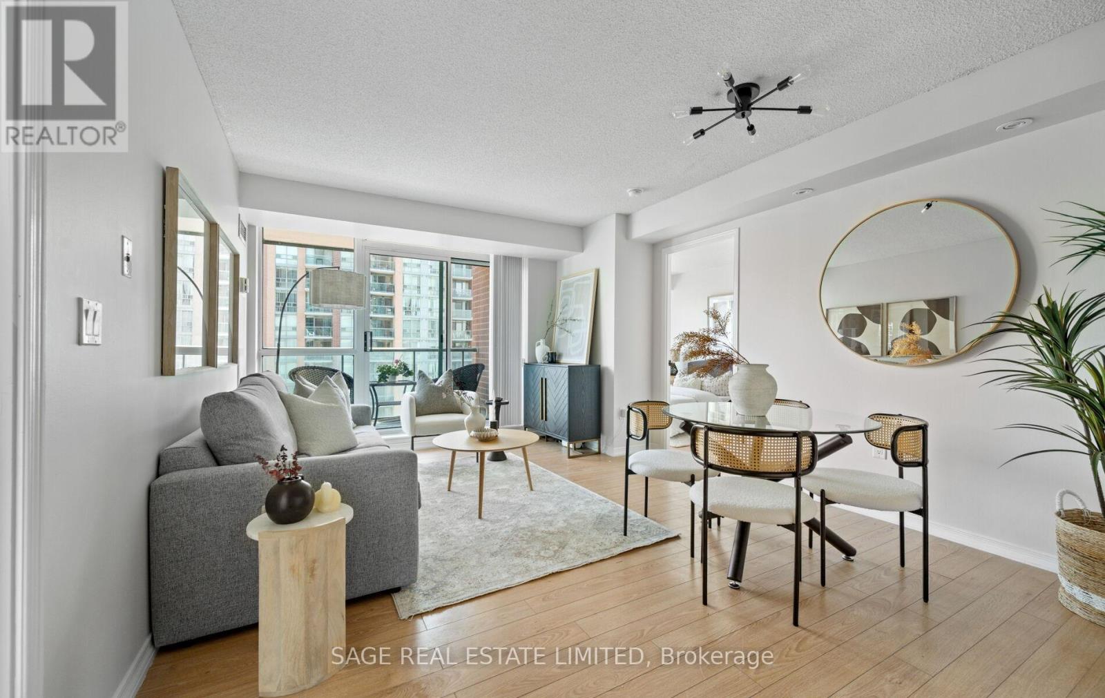 Apartment – 1008 - 15 MICHAEL POWER PLACE, Toronto – photo 2
